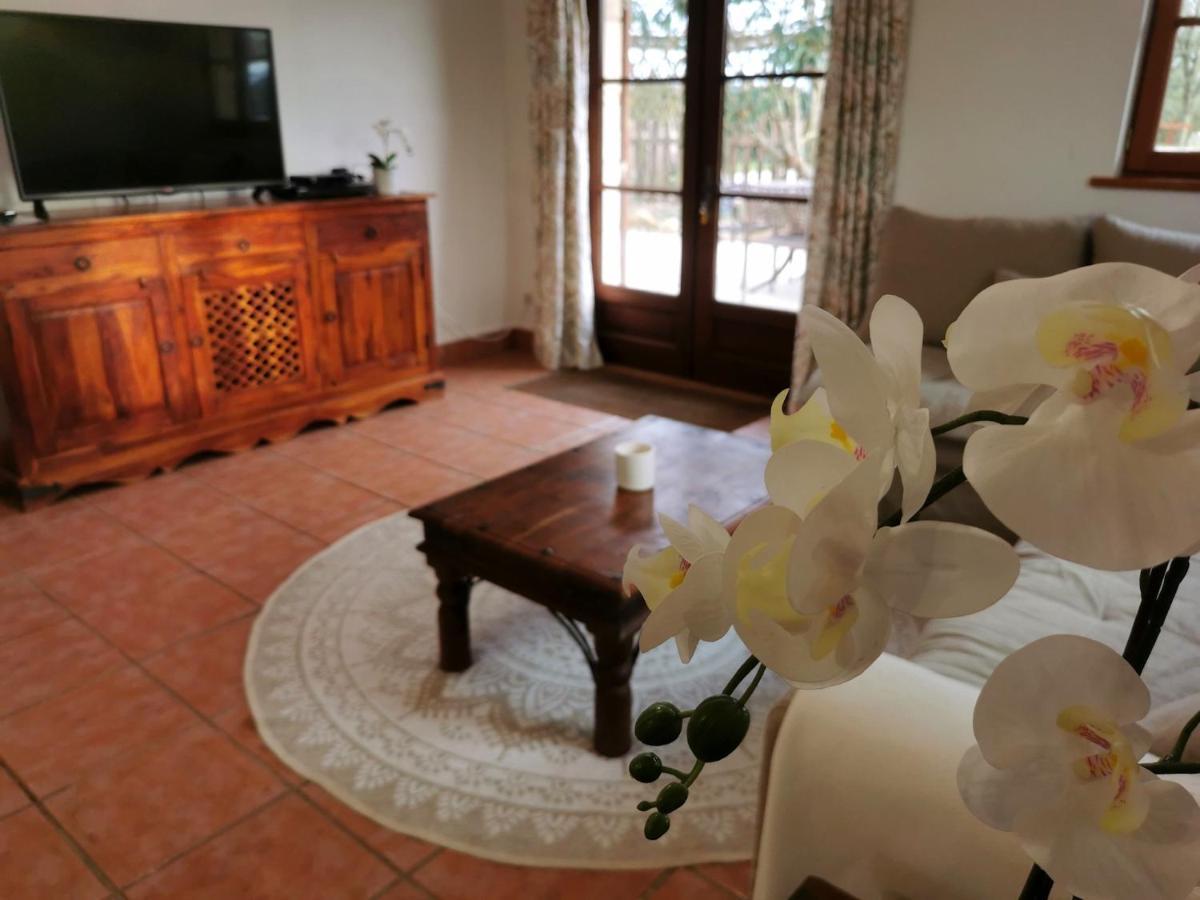 3 Self-Contained Gites With Pool And Games Room Saint-Georges-de-Noisné Buitenkant foto