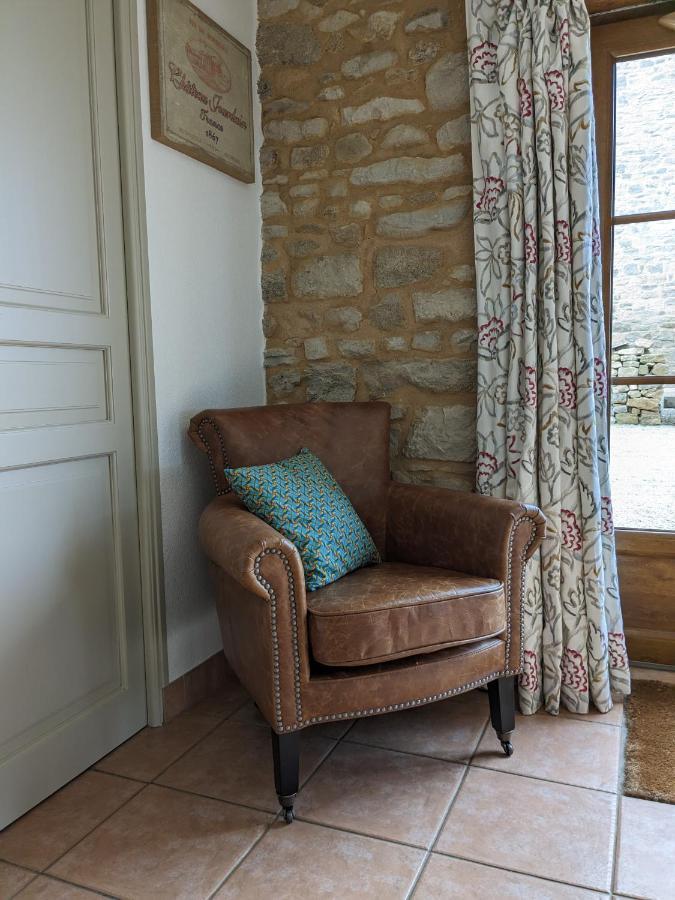 3 Self-Contained Gites With Pool And Games Room Saint-Georges-de-Noisné Buitenkant foto